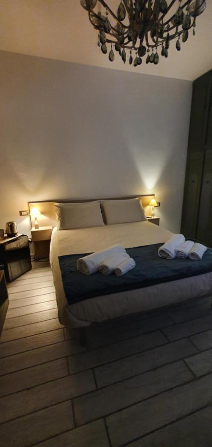 Piazza Martiri Rooms Кальярі Екстер'єр фото