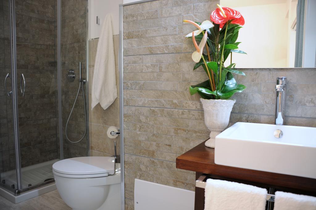 Piazza Martiri Rooms Кальярі Номер фото
