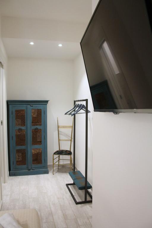 Piazza Martiri Rooms Кальярі Номер фото