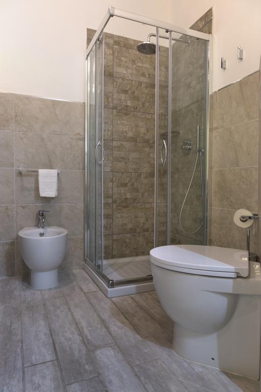 Piazza Martiri Rooms Кальярі Екстер'єр фото